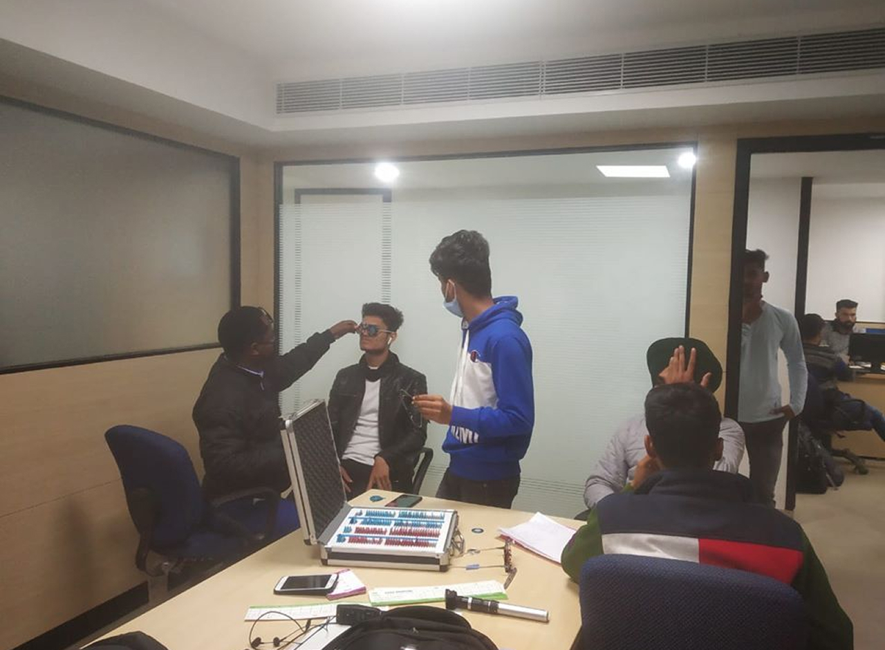 HDFC-Bank-Ferozgandhi-Market-3 (1) 2